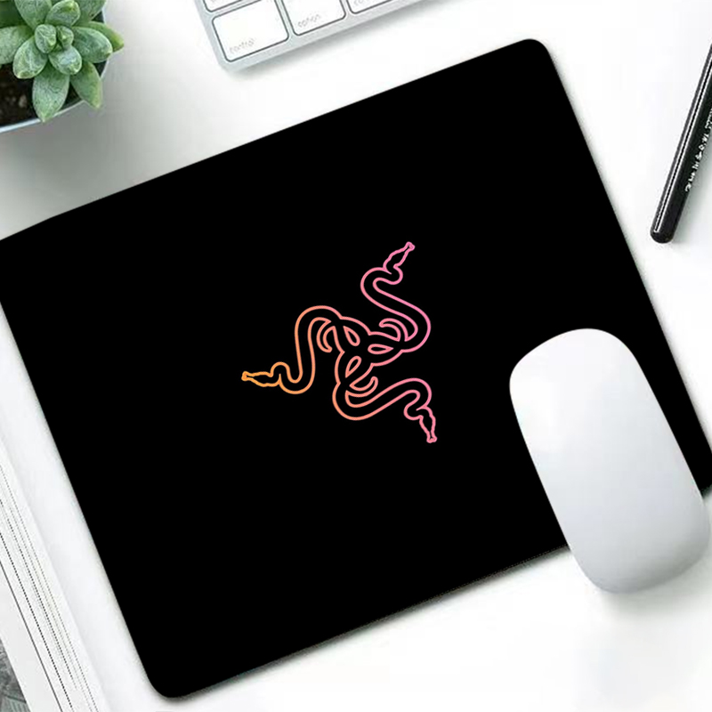 Esports Gaming Pad - Razer Luxury Mouse Pad Anime Gamer